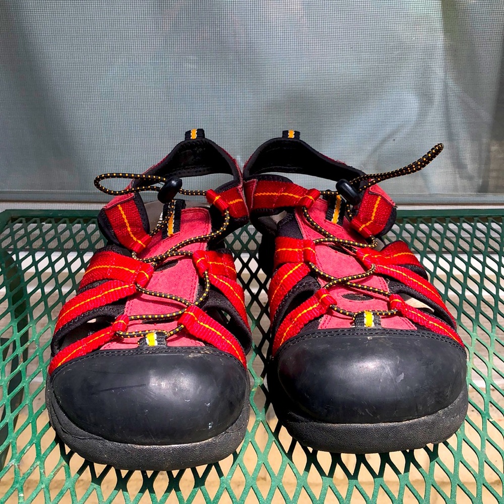 Alpine Design Red sandals women’s 10